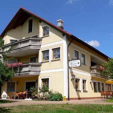 Landgasthof Zum Schloss Birgland ภายนอก รูปภาพ